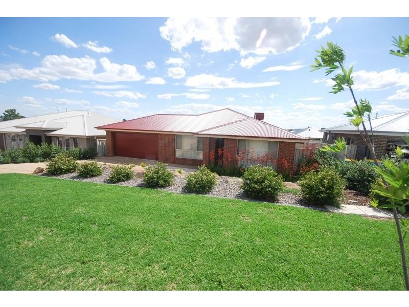 42 Rainbow Drive, Estella NSW 2650
