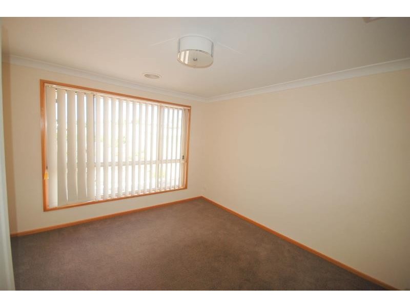 42 Rainbow Drive, Estella NSW 2650