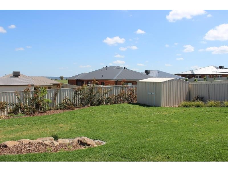 42 Rainbow Drive, Estella NSW 2650