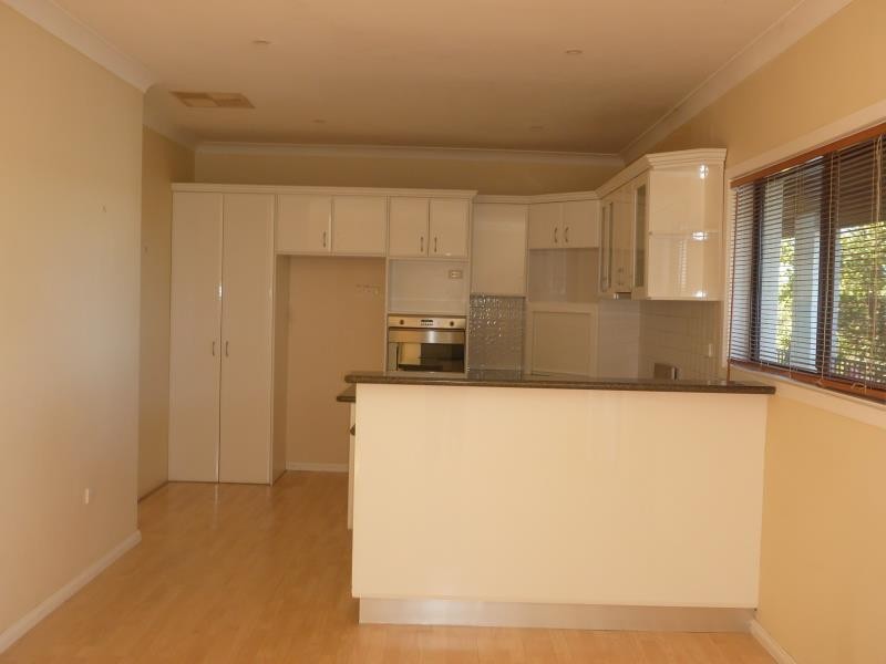 15 Wilks Avenue, Kooringal NSW 2650