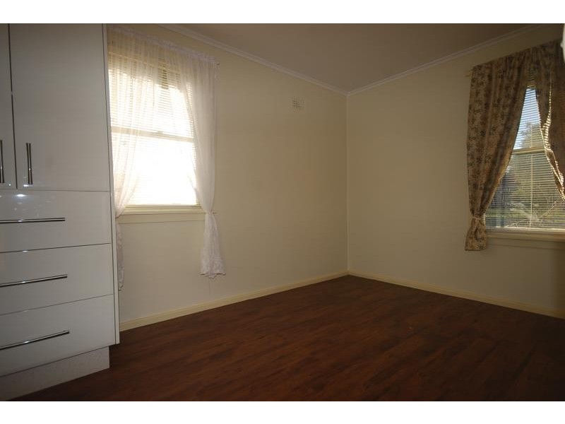 50 Gilmore Avenue, Mount Austin NSW 2650