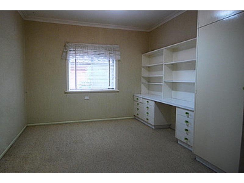 16 Higgins Avenue, Wagga Wagga NSW 2650