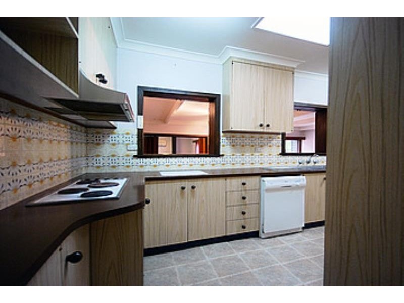 16 Higgins Avenue, Wagga Wagga NSW 2650