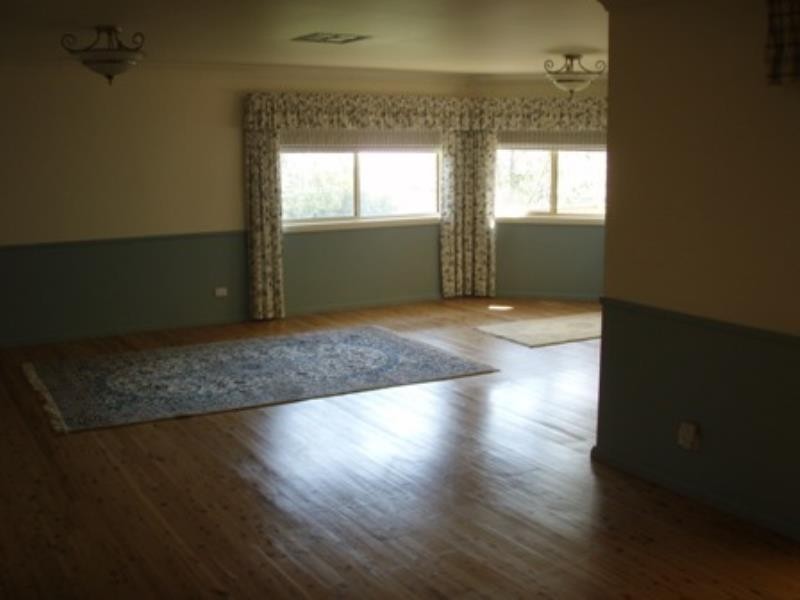 19 Cowan Place, Lloyd NSW 2650