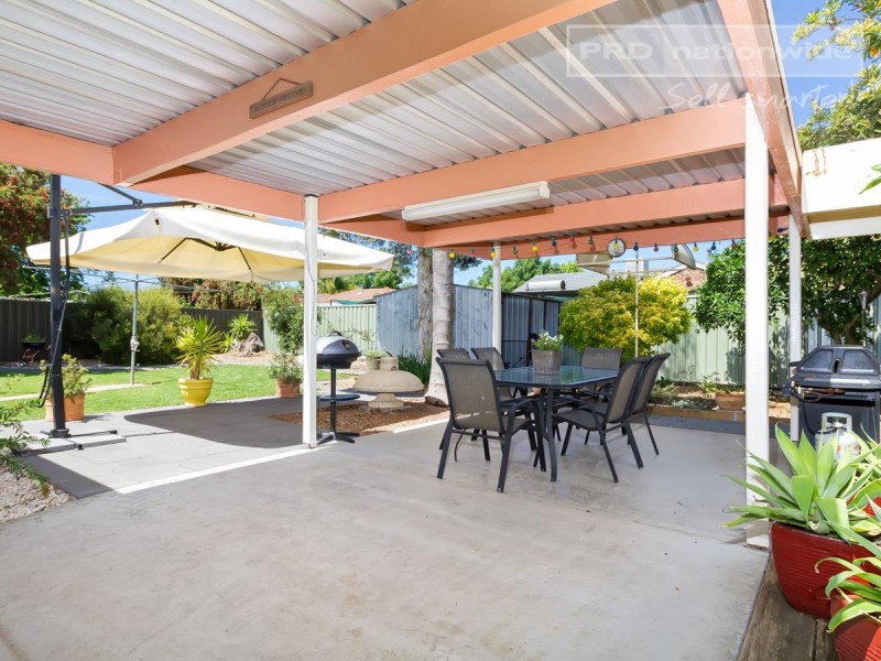 14 Vanda Street, Lake Albert NSW 2650