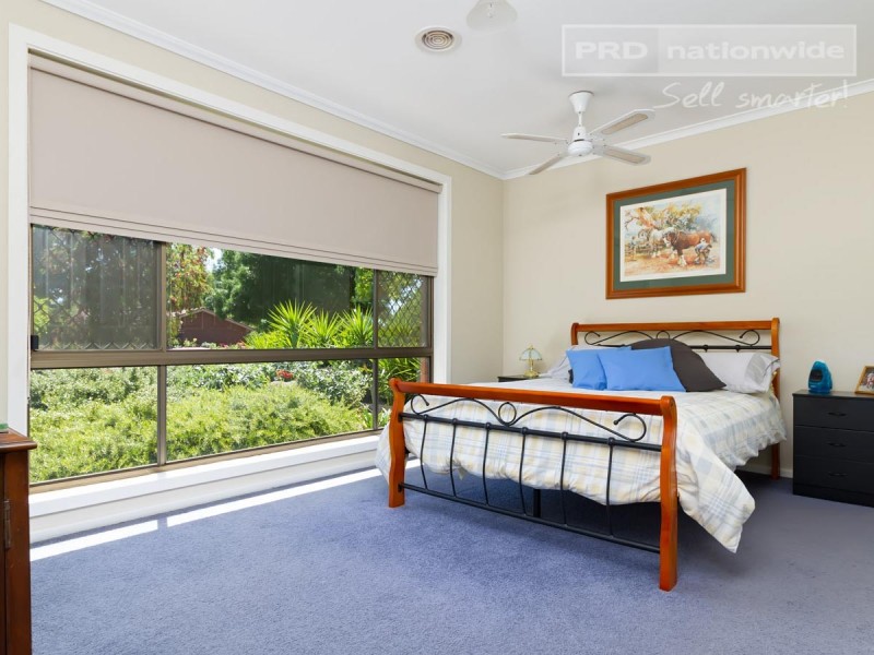 14 Vanda Street, Lake Albert NSW 2650