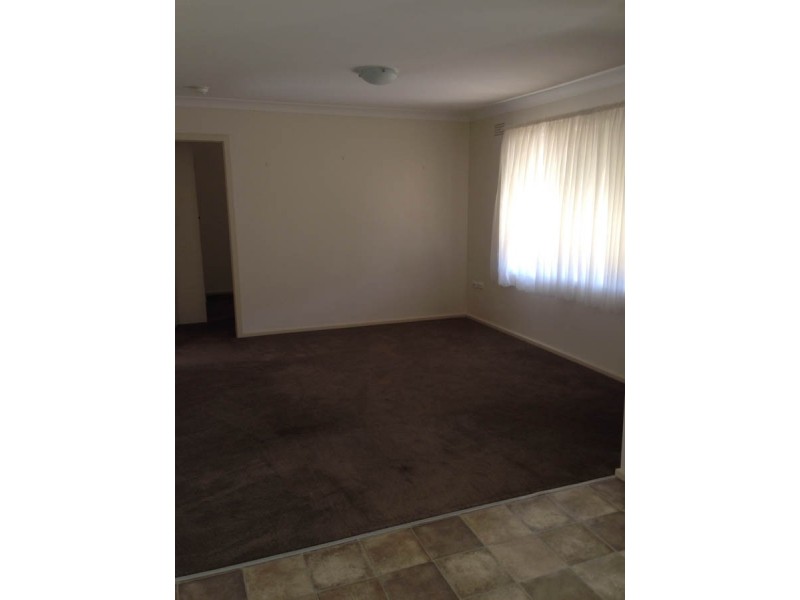 3/5 Henschke Avenue, Tolland NSW 2650