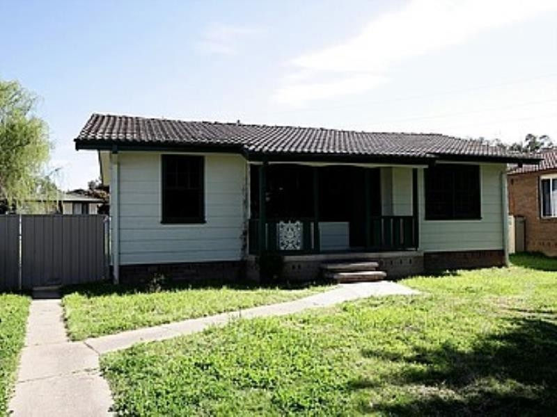 3 Kenny Place, Tolland NSW 2650
