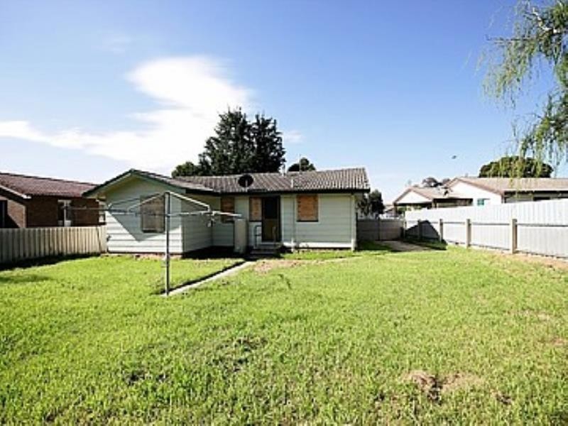 3 Kenny Place, Tolland NSW 2650