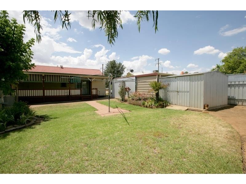 16 McDonough Avenue, Mount Austin NSW 2650