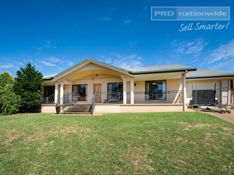 18 Patamba Street, Kooringal NSW 2650