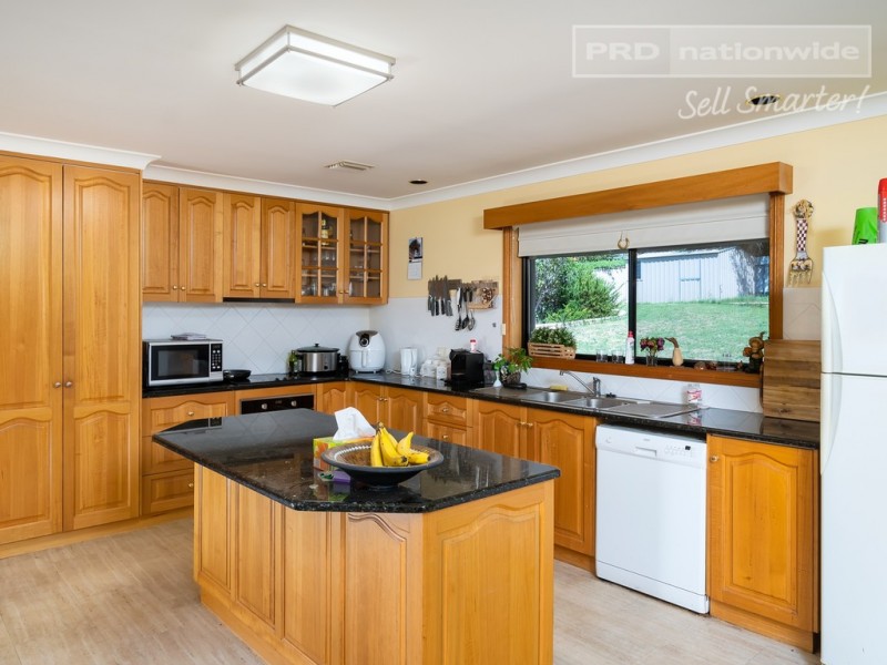 18 Patamba Street, Kooringal NSW 2650