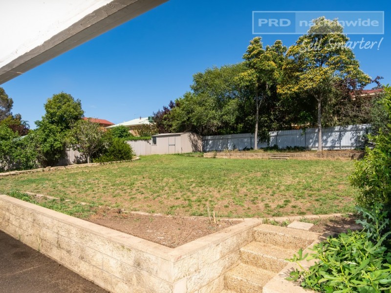 18 Patamba Street, Kooringal NSW 2650
