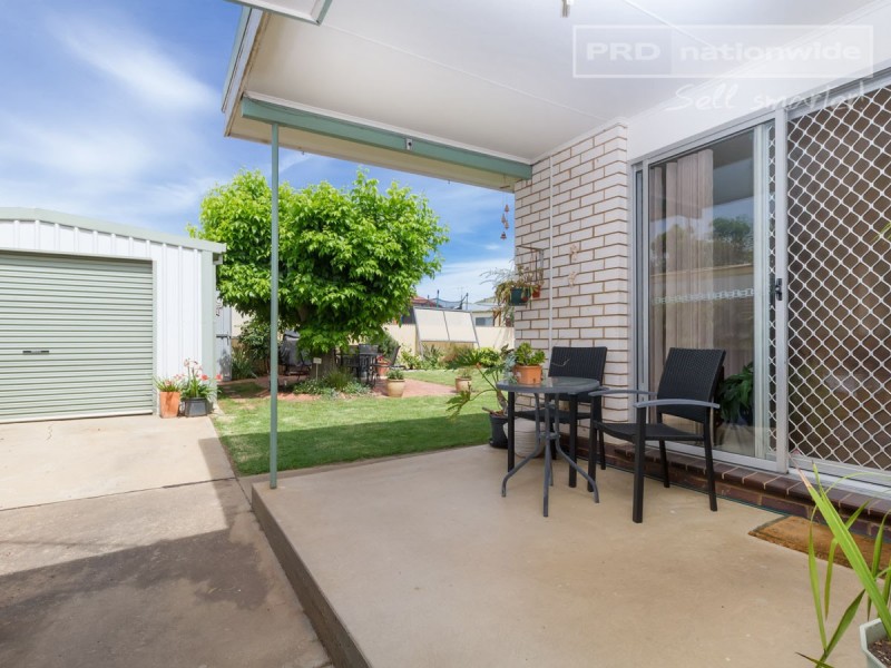 9 Holloway Street, Tolland NSW 2650