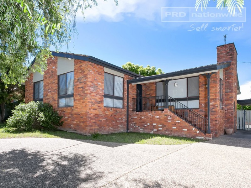 1A Henwood Avenue, Kooringal NSW 2650