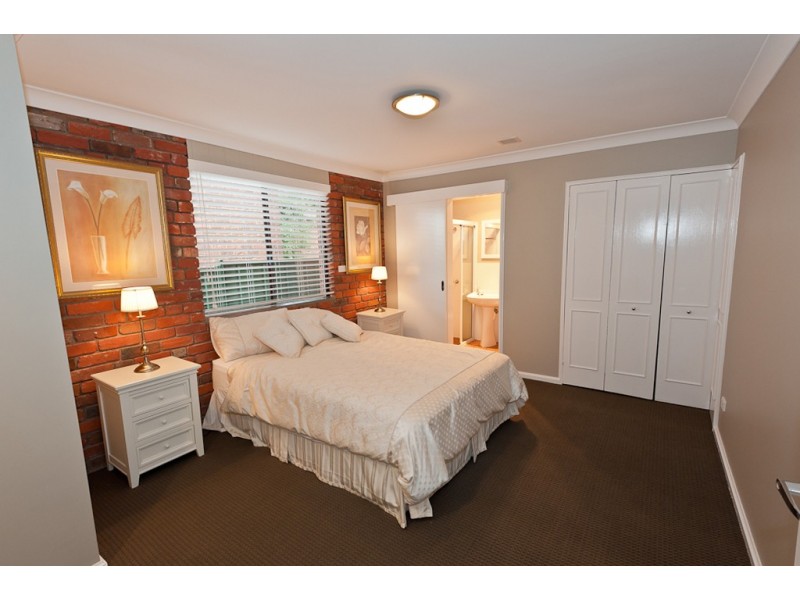 1A Henwood Avenue, Kooringal NSW 2650