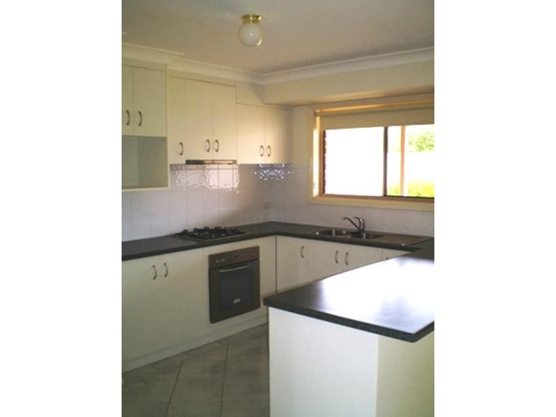 35 Kimba Drive, Glenfield Park NSW 2650