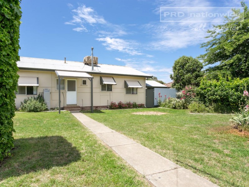 42 Plumpton Road, Kooringal NSW 2650
