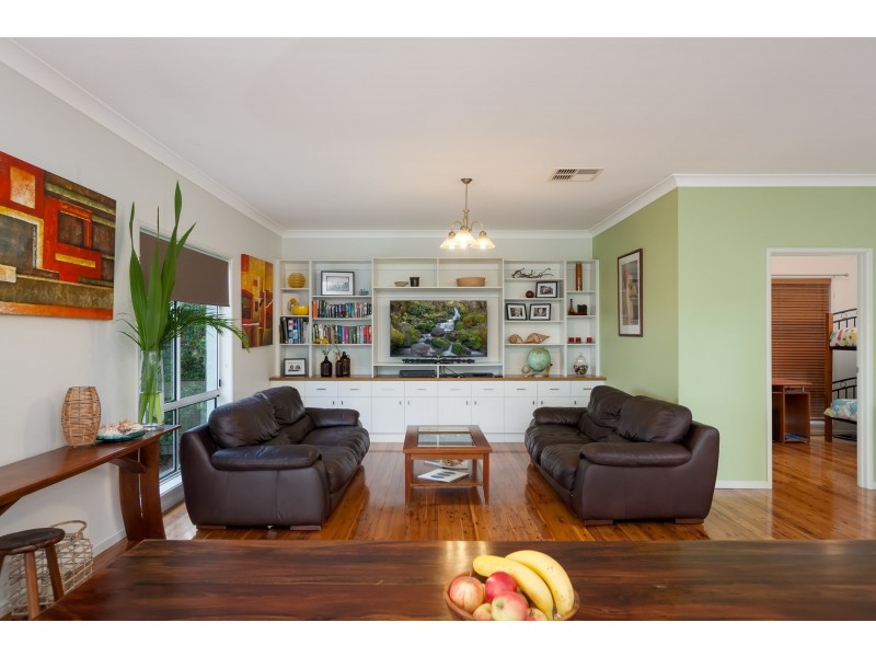 64 Simkin Crescent, Kooringal NSW 2650