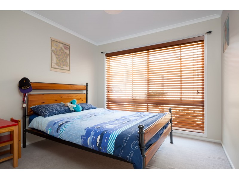 64 Simkin Crescent, Kooringal NSW 2650