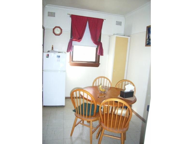 11 Spooner Avenue, Mount Austin NSW 2650