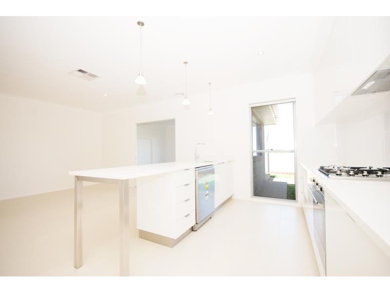 4/9 Clarence Place, Tatton NSW 2650