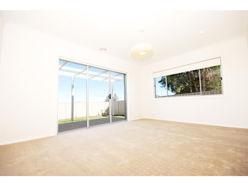 4/9 Clarence Place, Tatton NSW 2650