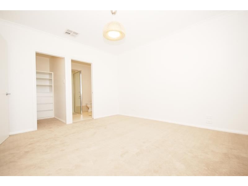 4/9 Clarence Place, Tatton NSW 2650