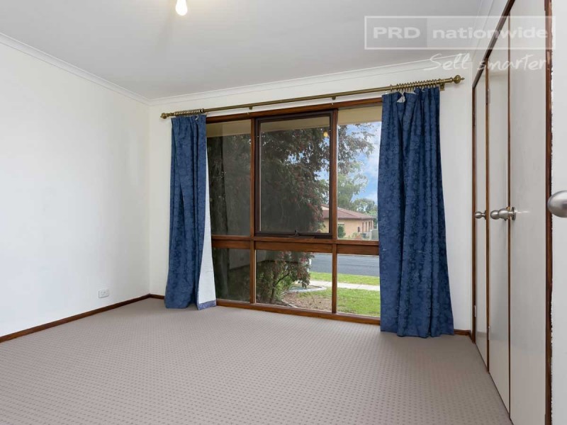 6 Pugsley Avenue, Estella NSW 2650