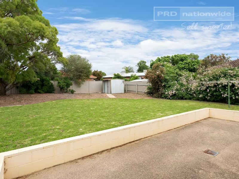 6 Pugsley Avenue, Estella NSW 2650
