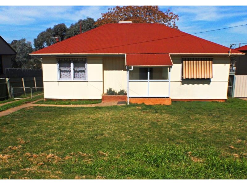 40 Gilmore Avenue, Mount Austin NSW 2650