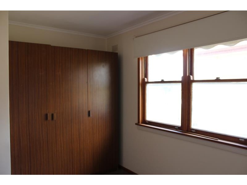 40 Gilmore Avenue, Mount Austin NSW 2650