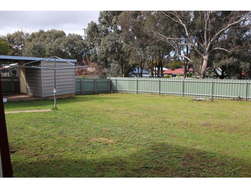 40 Gilmore Avenue, Mount Austin NSW 2650