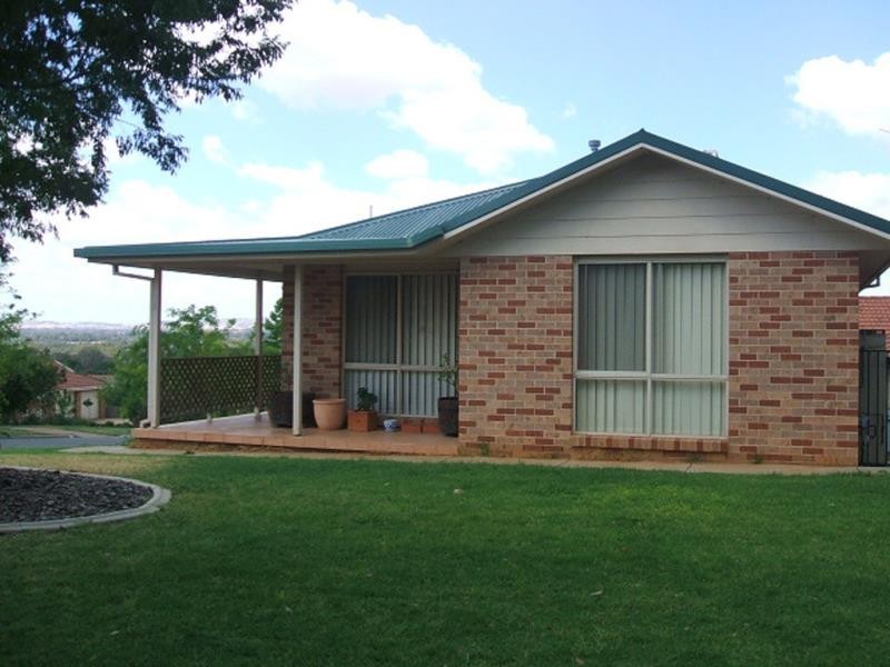 Unit 1/2 Spokes Street, Kooringal NSW 2650