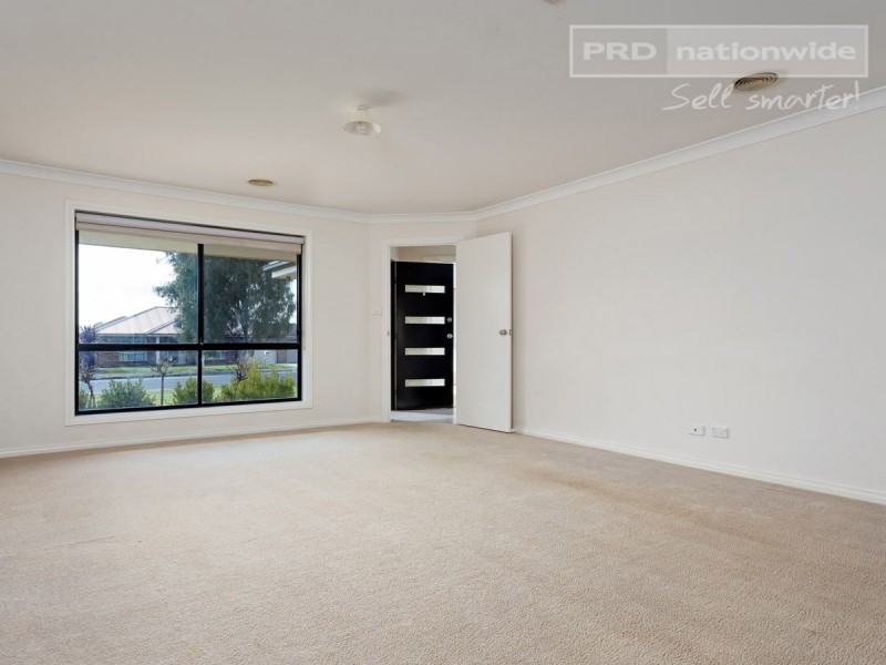 60 Grinton Avenue, Ashmont NSW 2650