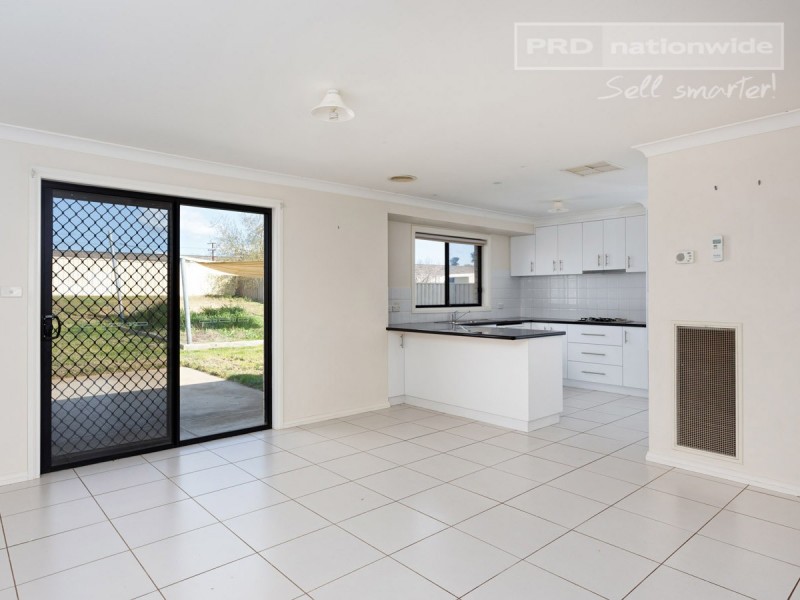 60 Grinton Avenue, Ashmont NSW 2650