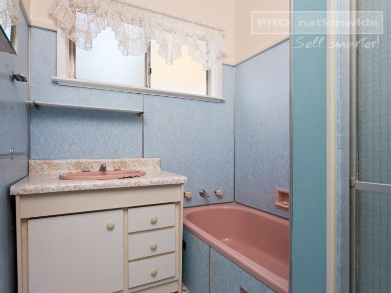 37 Beltana Avenue, Mount Austin NSW 2650