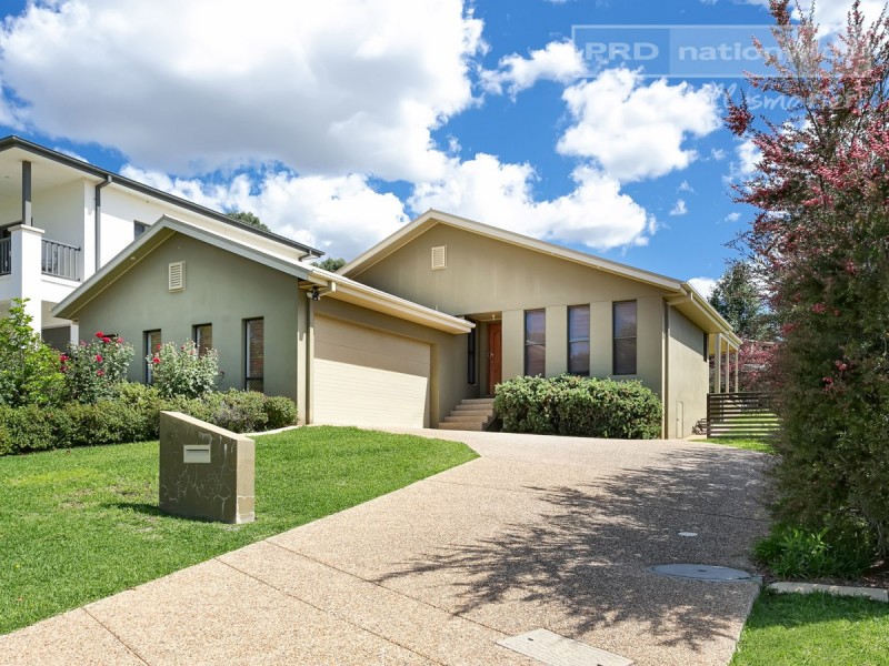 6 Merong Place, Bourkelands NSW 2650