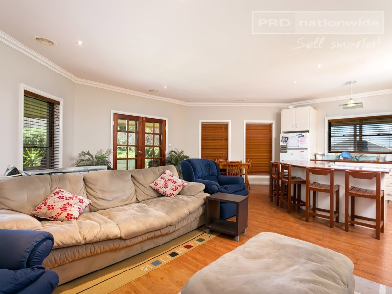 6 Merong Place, Bourkelands NSW 2650