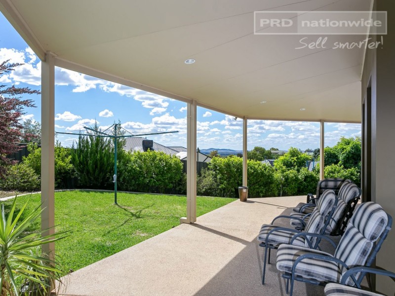 6 Merong Place, Bourkelands NSW 2650