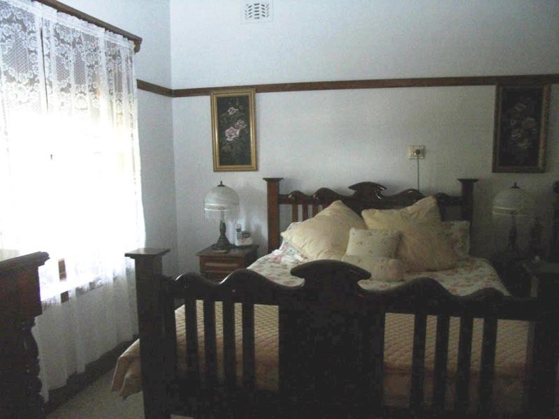 18 Turner Street, Turvey Park NSW 2650