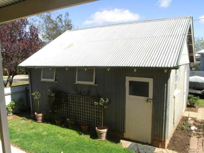 18 Turner Street, Turvey Park NSW 2650