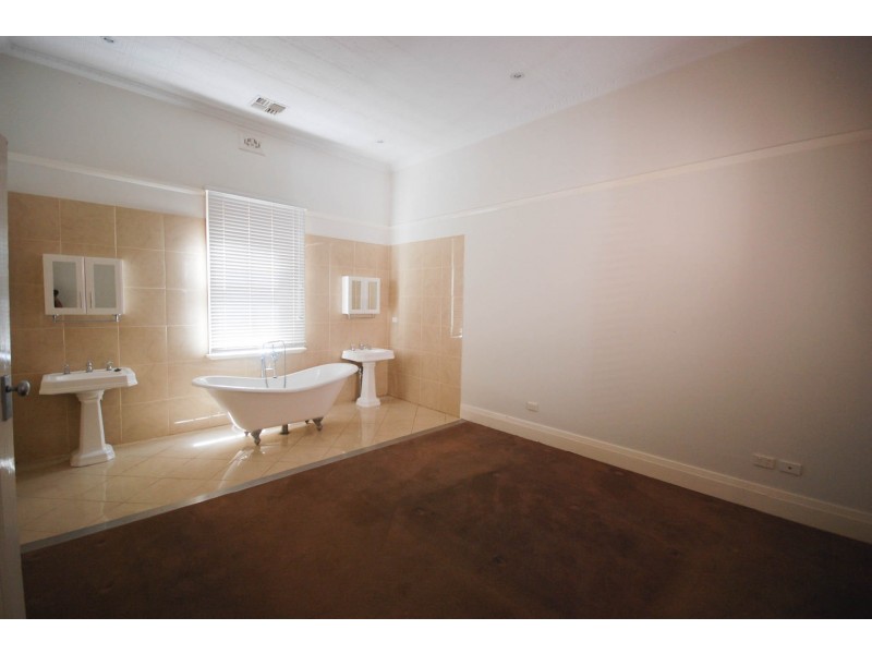 2/30 Fitzmaurice Street, Wagga Wagga NSW 2650