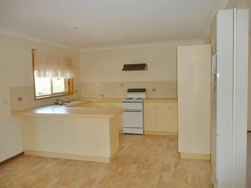 48 Pugsley Avenue, Estella NSW 2650