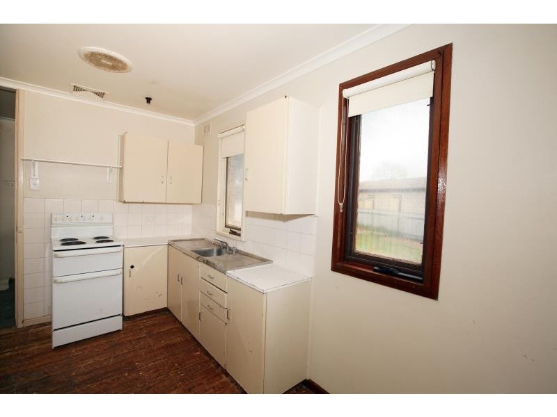 8 Arnott Street, Ashmont NSW 2650