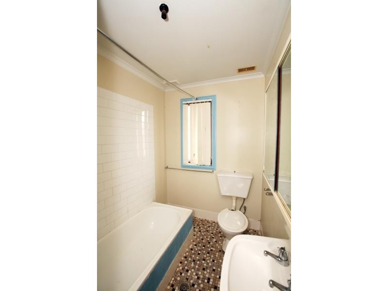 8 Arnott Street, Ashmont NSW 2650