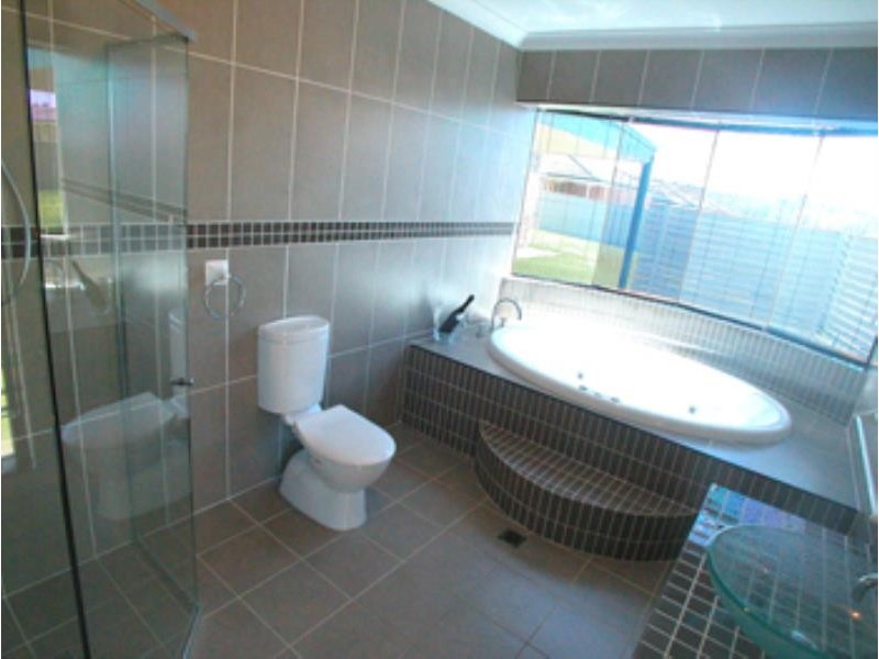 3 Yoogali Street, Glenfield Park NSW 2650