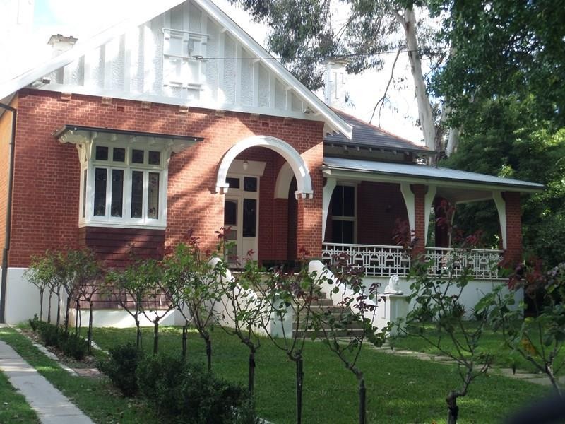 60 Gurwood Street, Wagga Wagga NSW 2650