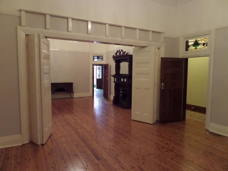 60 Gurwood Street, Wagga Wagga NSW 2650