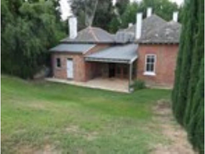 60 Gurwood Street, Wagga Wagga NSW 2650